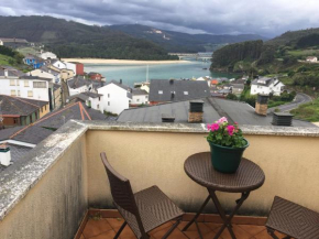 Apartamento en Porto do Barqueiro con terraza mirando al mar